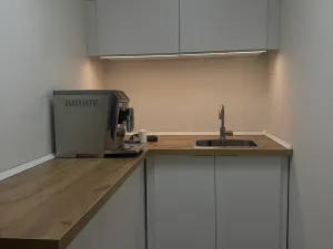 Prodej komerční nemovitosti, Praha - Vokovice, K Červenému vrchu, 47 m2