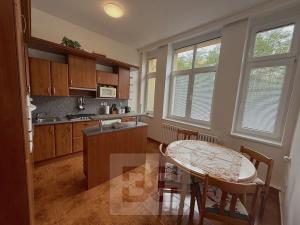 Pronájem bytu 3+1, Praha - Holešovice, U vody, 106 m2