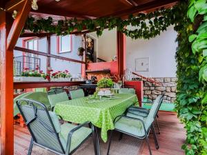 Prodej obchodního prostoru, Suchdol nad Lužnicí, Pražská, 180 m2