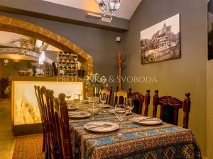 Prodej obchodního prostoru, Praha - Nové Město, Legerova, 230 m2