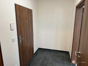 Pronájem bytu 1+kk, Praha - Hlubočepy, Fabiánové, 31 m2