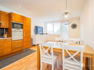 Pronájem bytu 2+kk, Praha - Kbely, Herlíkovická, 52 m2