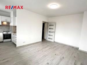 Pronájem bytu 1+kk, Kladno, Italská, 27 m2