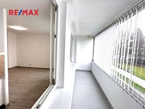 Pronájem bytu 1+kk, Kladno, Italská, 27 m2