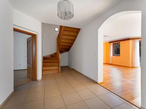 Pronájem rodinného domu, Praha - Křeslice, Pod ovčínem, 300 m2