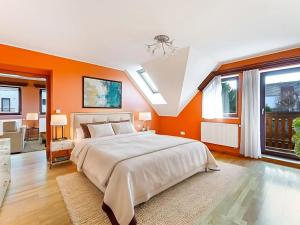 Pronájem rodinného domu, Praha - Křeslice, Pod ovčínem, 300 m2