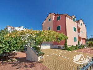 Prodej vícegeneračního domu, Vodice, Chorvatsko, 1230 m2