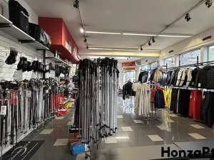 Pronájem obchodního prostoru, Praha - Kobylisy, Střelničná, 418 m2