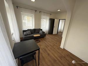 Pronájem bytu 1+kk, Praha - Dubeč, Starodubečská, 22 m2