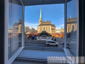 Pronájem bytu 2+kk, Plzeň, náměstí Republiky, 62 m2