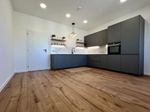 Prodej bytu 2+kk, Praha, Průběžná, 49 m2