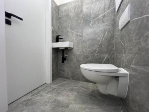 Prodej bytu 2+kk, Praha, Průběžná, 49 m2