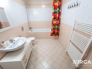 Pronájem bytu 3+kk, Praha - Liboc, Naardenská, 100 m2