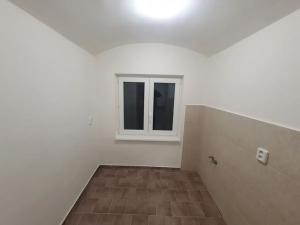 Prodej obchodního prostoru, Brno, Merhautova, 85 m2