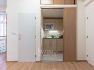 Pronájem kanceláře, Praha - Bubeneč, Jana Zajíce, 270 m2