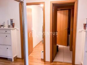 Pronájem bytu 3+kk, Praha - Žižkov, Ke kapslovně, 88 m2