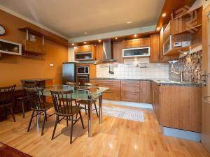 Prodej bytu 2+kk, Praha - Prosek, Vysočanská, 67 m2