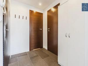 Prodej bytu 3+1, Praha - Újezd nad Lesy, Žárovická, 68 m2