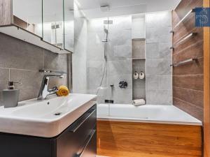 Prodej bytu 3+1, Praha - Újezd nad Lesy, Žárovická, 68 m2