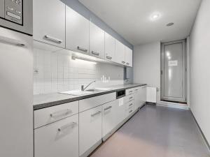 Pronájem kanceláře, Praha - Smíchov, Karla Engliše, 2300 m2