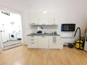 Pronájem bytu 1+kk, Praha, Příčná, 30 m2