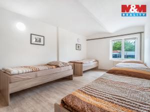 Prodej činžovního domu, Černčice, Husova, 732 m2