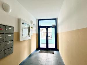 Pronájem bytu 2+1, Praha - Černý Most, Maňákova, 77 m2