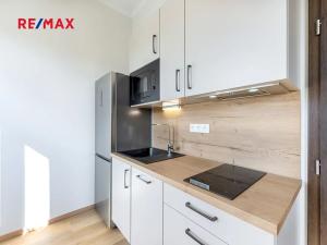 Pronájem bytu 1+kk, Praha - Libeň, náměstí Dr. Václava Holého, 27 m2