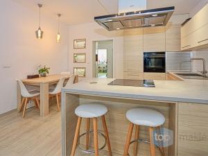 Prodej bytu 3+kk, Praha, U louky, 71 m2