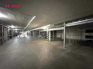 Pronájem garáže, Praha - Košíře, Zahradníčkova, 18 m2