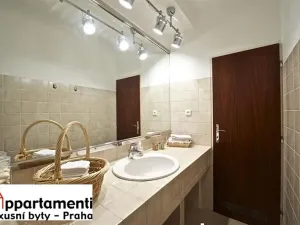 Pronájem rodinného domu, Praha - Kunratice, Ke hrádku, 417 m2