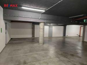 Pronájem garážového stání, Kolín, Antonína Dvořáka, 15 m2