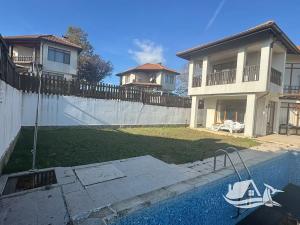 Prodej rodinného domu, Pomorie, Bulharsko, 146 m2