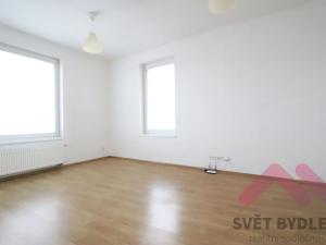 Pronájem bytu 1+kk, Praha - Hloubětín, Nademlejnská, 32 m2