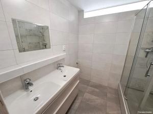 Pronájem bytu 2+1, Hradec Králové, třída Edvarda Beneše, 62 m2