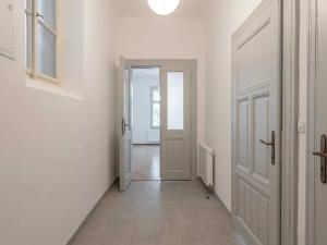 Pronájem bytu 2+kk, Praha, Křižíkova, 59 m2