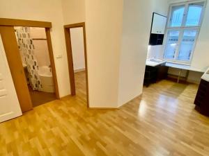 Pronájem bytu 2+1, Brno, Jana Uhra, 73 m2