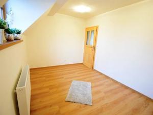 Pronájem bytu 2+kk, Beroun, V Pražské bráně, 36 m2