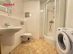 Pronájem bytu 1+kk, Praha - Holešovice, Osadní, 33 m2