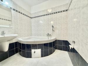 Pronájem bytu 1+1, Praha - Vinohrady, Mánesova, 48 m2