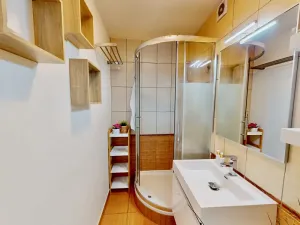 Pronájem bytu 2+kk, Praha - Kobylisy, Šiškova, 45 m2