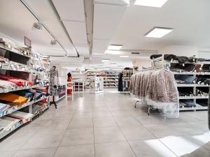 Prodej obchodního prostoru, Praha - Holešovice, Jateční, 244 m2