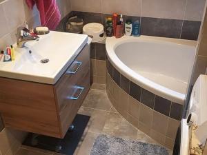 Pronájem rodinného domu, Útěchov, 60 m2