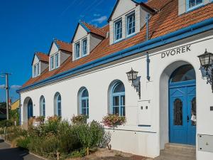 Pronájem restaurace, Dolní Dunajovice, Rudé armády, 500 m2