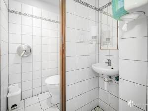 Pronájem restaurace, Praha - Strašnice, Gutova, 301 m2