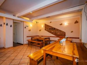 Pronájem restaurace, Praha - Strašnice, Gutova, 301 m2