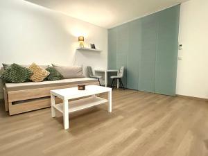 Pronájem bytu 1+kk, Praha - Vysočany, Paříkova, 44 m2