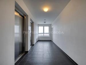 Pronájem bytu 2+kk, Praha - Vysočany, Za Krejcárkem, 49 m2