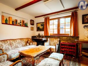 Prodej vícegeneračního domu, Paračov, 388 m2