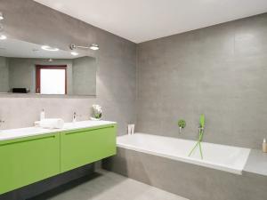 Prodej rodinného domu, Konojedy, 489 m2